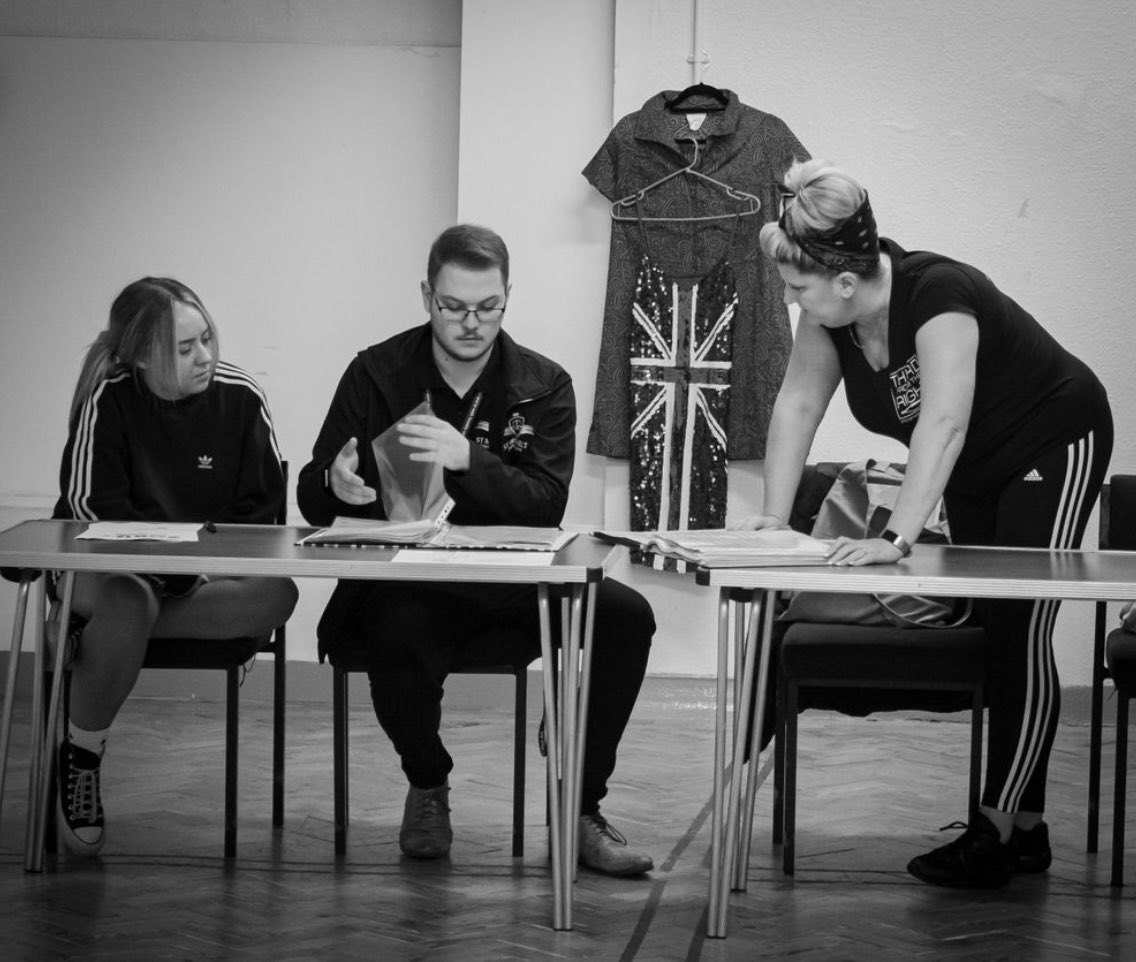 Lukejj_97's tweet photo. Rehearsal Life! 🎭🎶📖

 #TheatreIsBack 

#LightingDesigner #TheatreTechnician #TheatreLife #RehearsalRoom #tftrproductions
#tftrshout2021 #qright https://t.co/l1nKAGy7z6