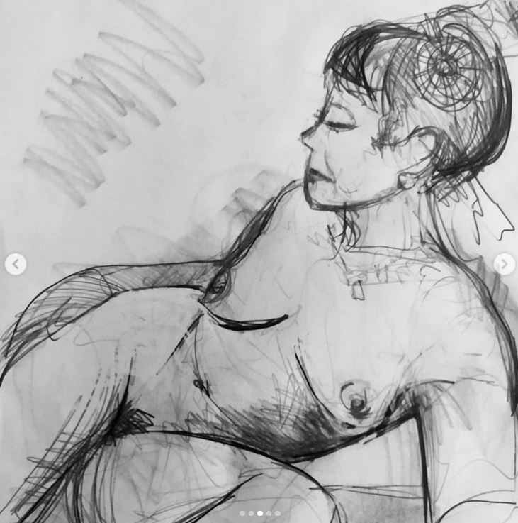 JamesAbellArt's tweet photo. #lifedrawing Monday's session 26th September 2021 @atynudes #draweveryday #everyday #sketches #art  #traditional #Glasgow #Scotland #pencil and #eraser on #liningpaper #figuredrawing great poses and #posecomposition setup thanks to @spinspinsophie #itstimetaedraw  #drawing https://t.co/rhzprxXUcZ