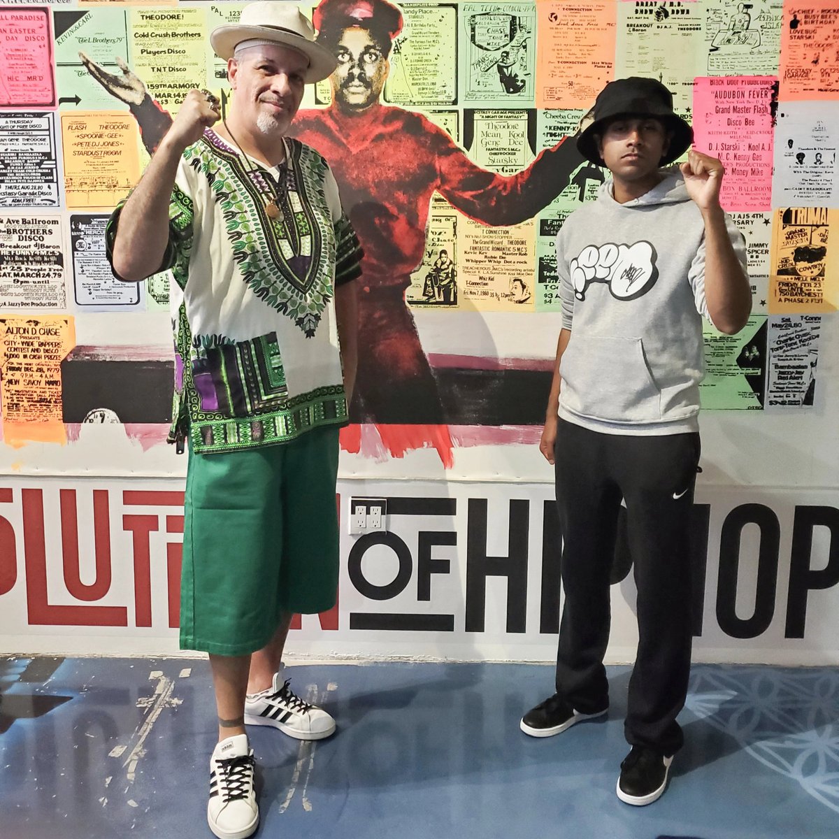 jeevzb90's tweet photo. Hangin out with Pop Master Fabel @POPMASTERFABEL, Fashion Curator for the Universal Hip Hop Museum @uhhmuseum #jeevzb #popmasterfabel #rocksteadycrew #electricboogaloos #ghettoriginalproductions #toolsofwar #universalzulunation #breakdancer #universalhiphopmuseum #bronxny https://t.co/QuuxxPBl6C