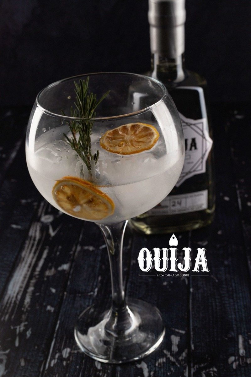 zur4nus's tweet photo. @buscopapis Lo que no te puedes perder es un exquisito gin en https://t.co/s6GU1zvglC https://t.co/VeSEnCDGeX