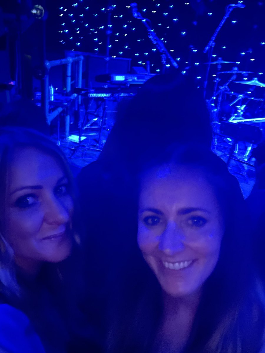 jenniercurtis's tweet image. So good to be back to a live @GaryBarlow gig. #secondrow @BanquetRecords @pryzm_kingston