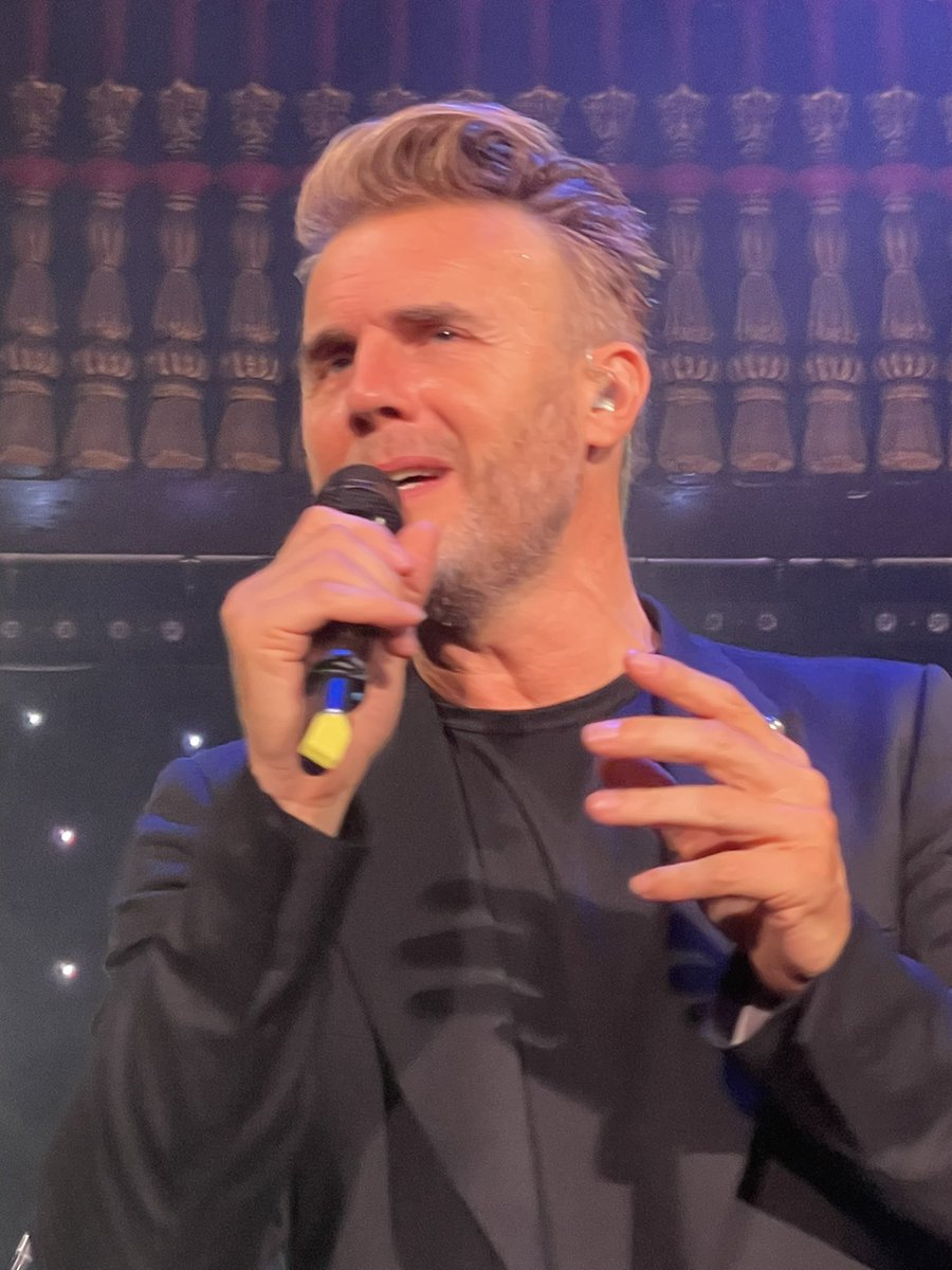 jenniercurtis's tweet image. So good to be back to a live @GaryBarlow gig. #secondrow @BanquetRecords @pryzm_kingston