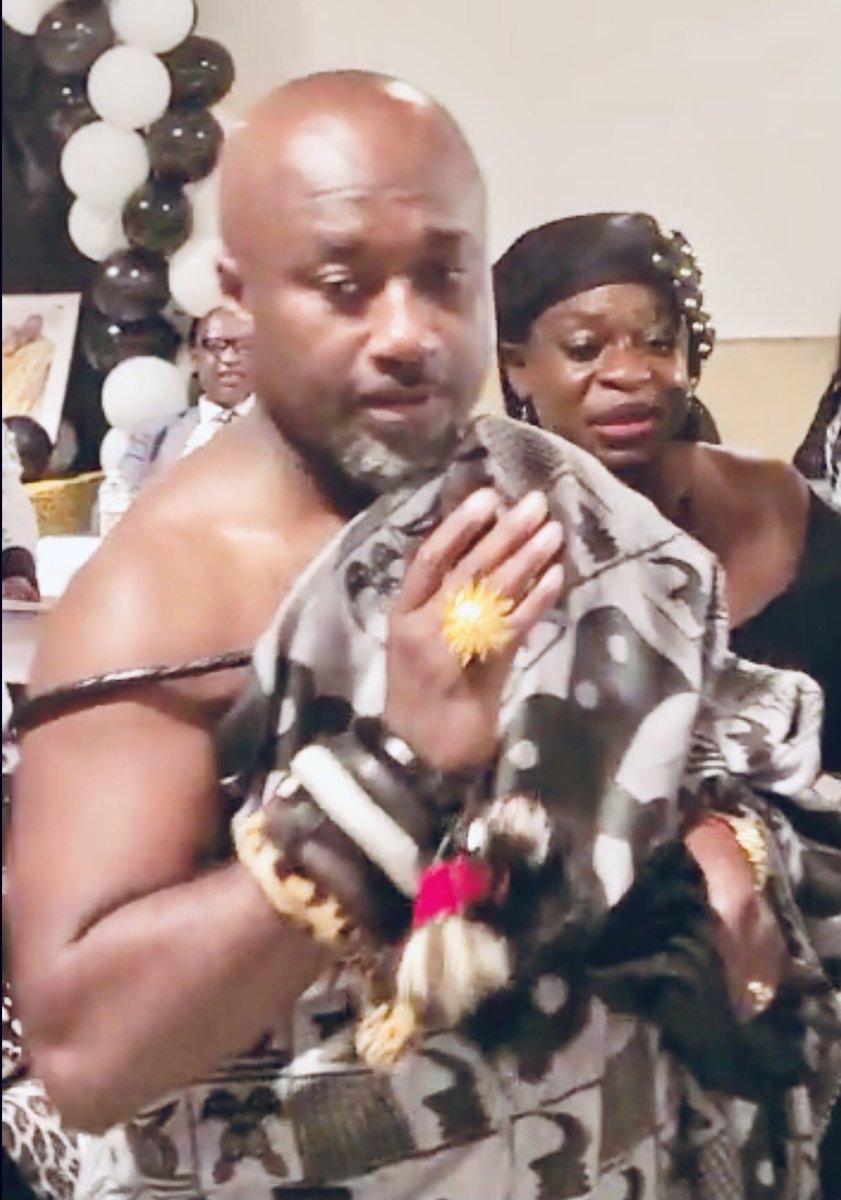 selfkiniano's tweet photo. The Gods and our ancestors got us🥃🙏🏾 https://t.co/yUIw8nkUhs