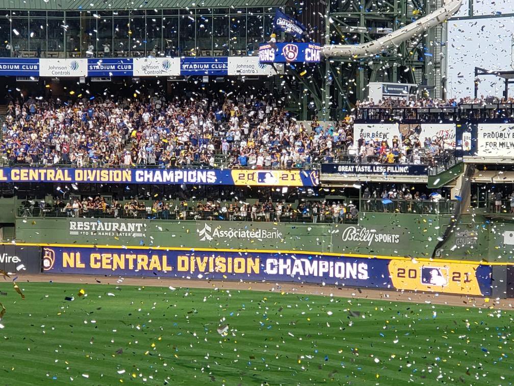 It’s time to PARTY 🎉 🎈 🎊 #ClawsUpMKE