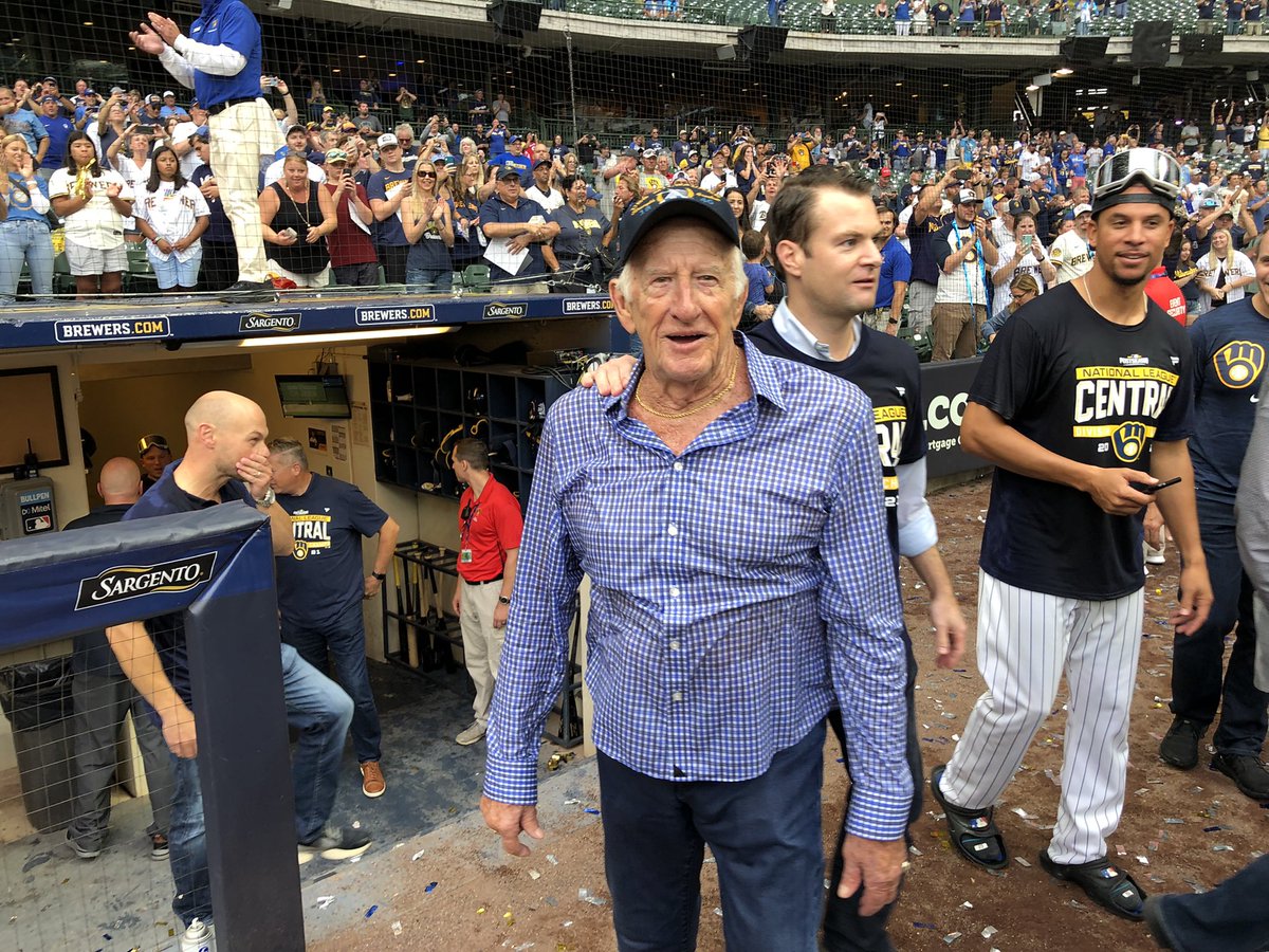 AdamMcCalvy's tweet photo. Ueck earned a champagne shower. https://t.co/Ph1EeHEd97