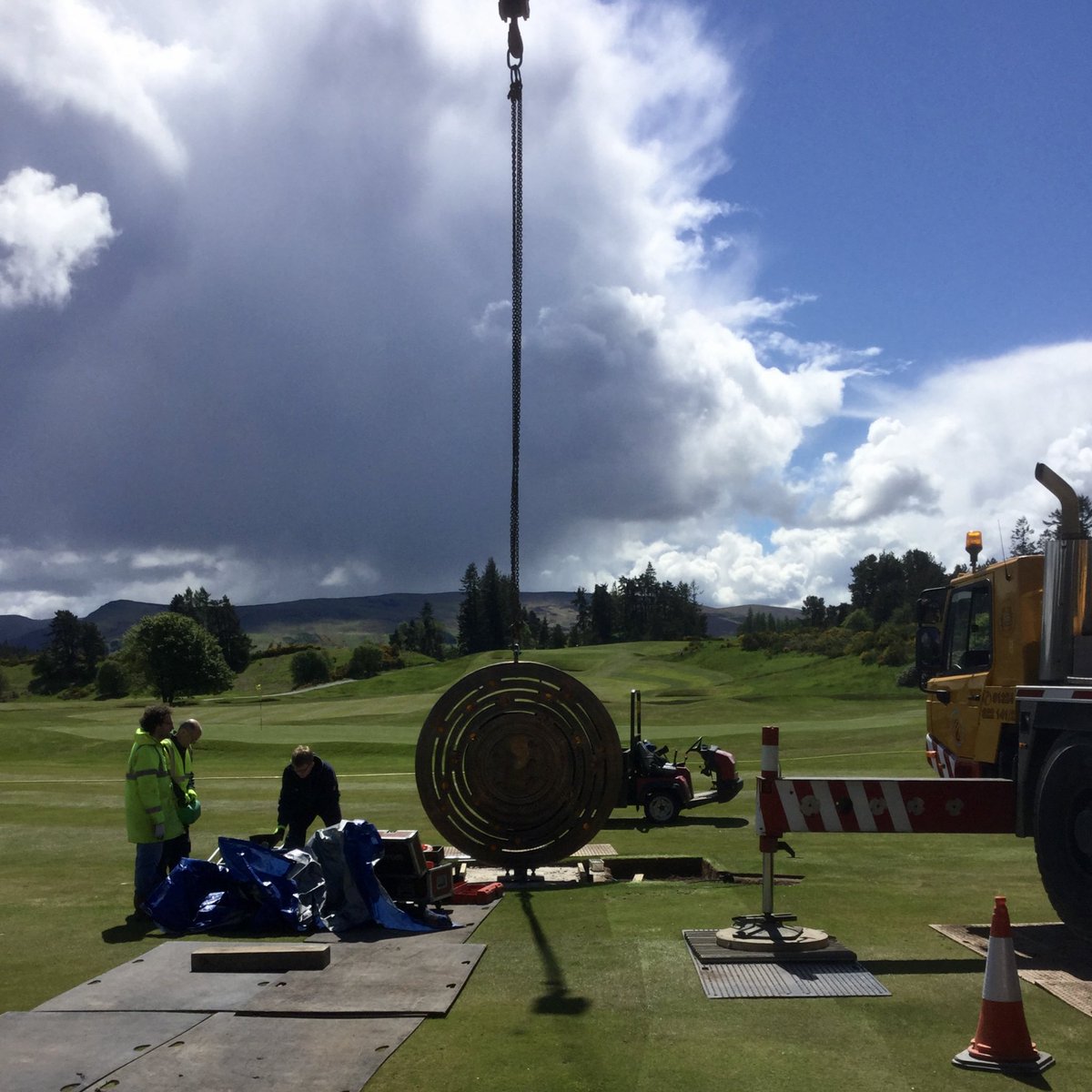 Memories of 2014 Gleneagles #Rydercup & the making of a sculpture on the 18th hole to celebrate the great event.
