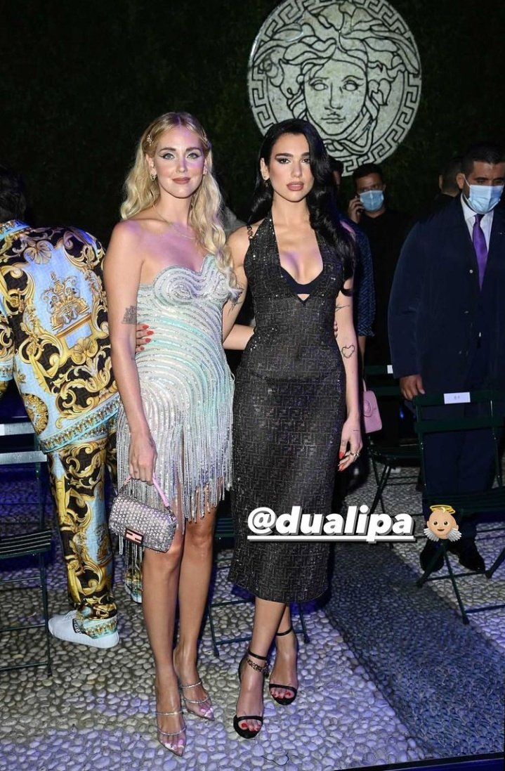 lwtn93's tweet photo. por favor LAS AMO https://t.co/kXP5CsvtmT