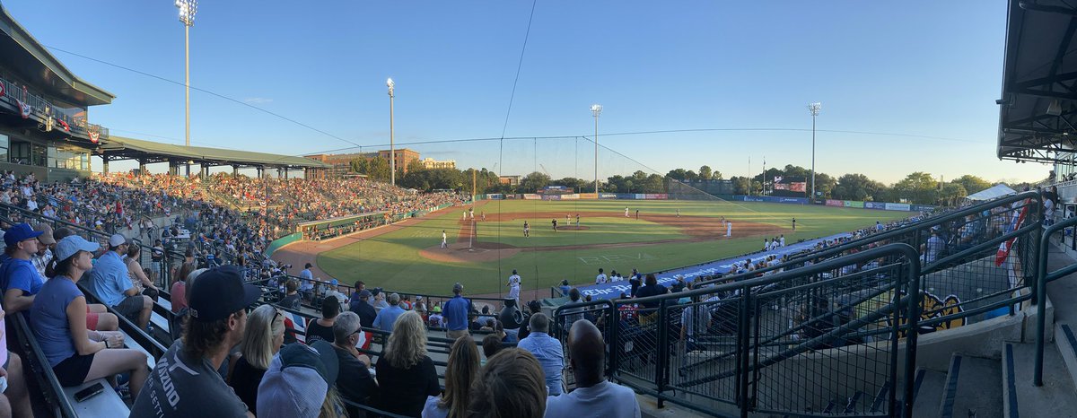 JBWeber4's tweet image. Joe is full tonight and rocking tonight! @ChasRiverDogs are the masters of fan experience and the post-season experience is even better. #letsgodogs