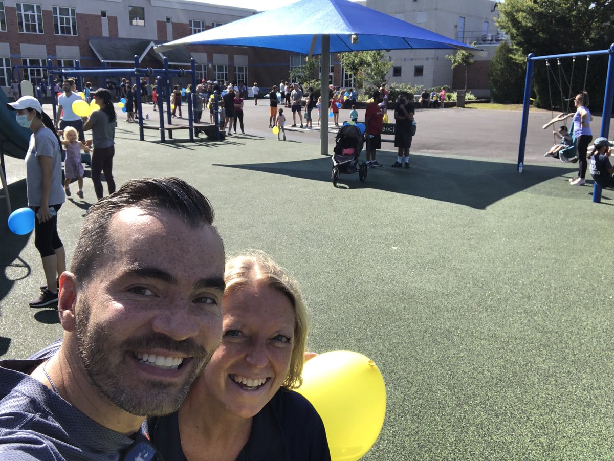RoryDOConnor's tweet photo. What a great day! @Hawk_Principal ☀️ #HarryFTW https://t.co/6Jj5c0eWm5