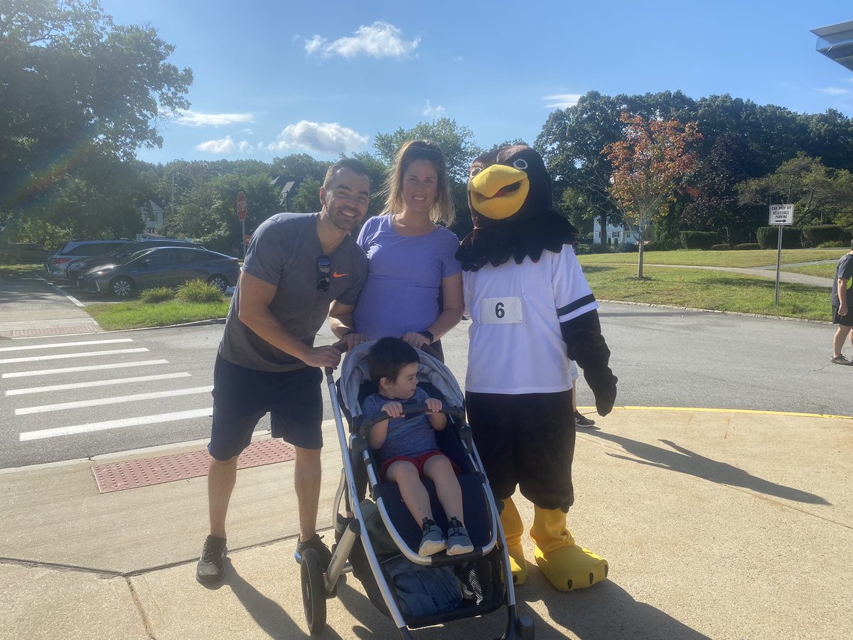 RoryDOConnor's tweet photo. What a great day! @Hawk_Principal ☀️ #HarryFTW https://t.co/6Jj5c0eWm5