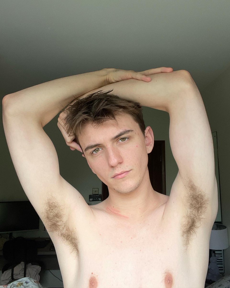 SadVersaceDad's tweet photo. Just some boy pits https://t.co/zqIOKzKXHZ