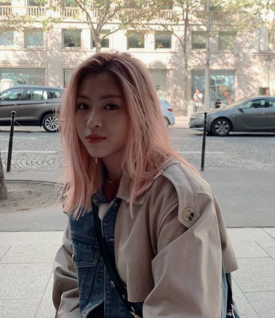 bullshitcrnr's tweet photo. ㅤㅤㅤ⌕ ; 〝 Yeji × Ryujin 〞 https://t.co/XT8HRxtirZ