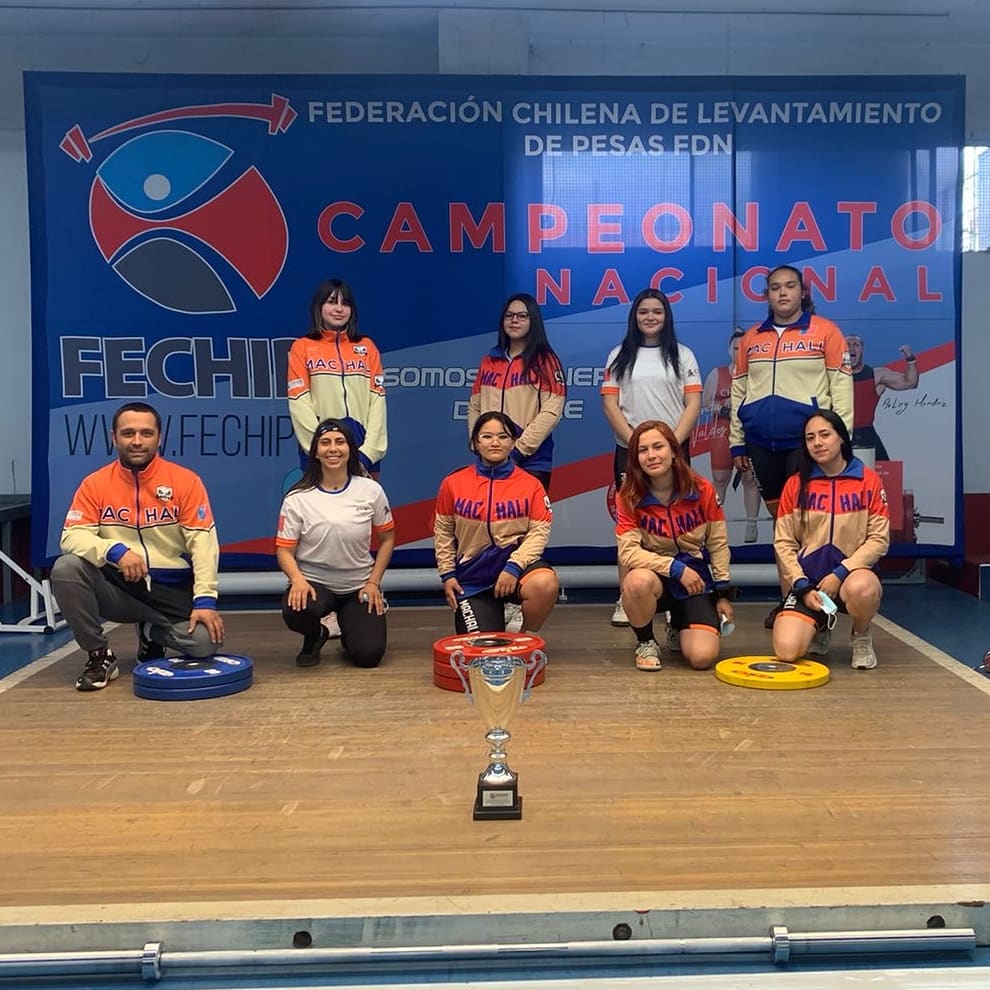 PesasMachali's tweet photo. CAMPEONAS NACIONALES JUVENILES 2021 🏋🏼‍♀️💐❤️🇨🇱🎊 🎉
#TEAMOHIGGINS 🇨🇱
#Machali @PesasDel https://t.co/mZxa8c7YPA