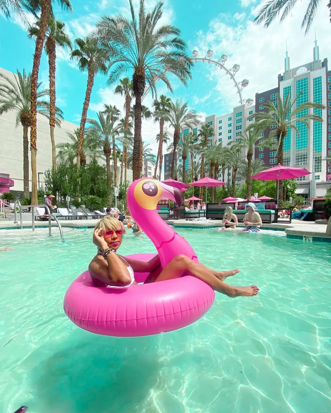 Flamingo Las Vegas on X: How we spend a #SundayFunday at #GOPOOL