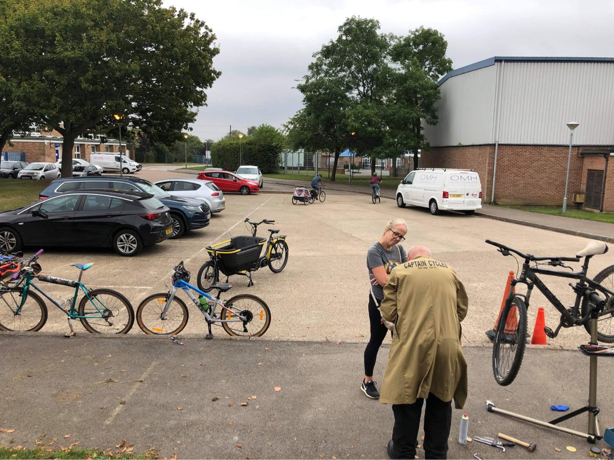 MonkwickMoving's tweet photo. Yesterday our Dr Bike event was a huge success!

Councillors Martyn Warnes and Dave Harris came, lent a hand and even tested the Raleigh Ecargo Family Bike!

@CllrDaveHarris 

#GetMonkwickMoving #MovingMonkwick #WalkMonkwick #CycleMonkwick https://t.co/JK42yu4Qpf