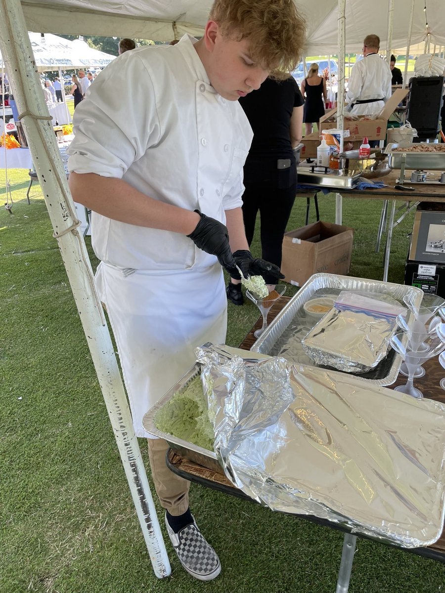 Sjohnston323's tweet photo. Bolivar ProStart students are assisting at the Harvest Moon Festival this evening! Seeing lots of great menu items and assisting the best chefs in the SWMO area! #GoLiberators #BHSProStart https://t.co/vp5TgQ36wN