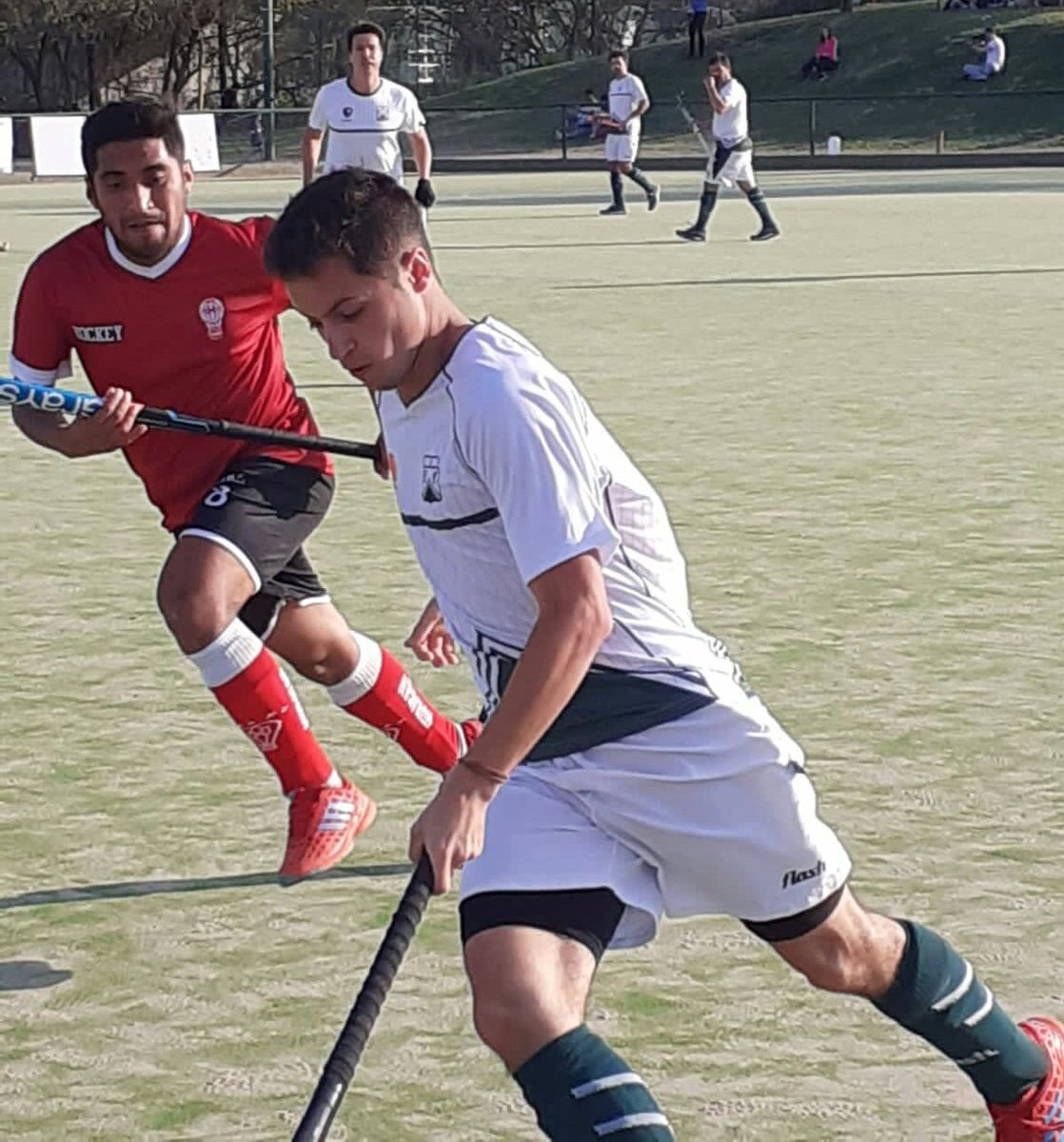 ferrocarriloest's tweet photo. #HockeyMasculino 🏑 Resultados 5º Fecha
Primera B, Zona 2: #EFILobos 0 - #Ferro 5 (Bruno Gallelli x 2, Yoel Gauna x 2, Joaquín Gonzales De Castelli)
Primera C: #Ferro B 7 (Ignacio Iórfida x 3, Pablo Cánova x 2, Martín Cavallaro, Martín Descalzo) - #Huracán 0 (📷) https://t.co/W4dX1JFAFr