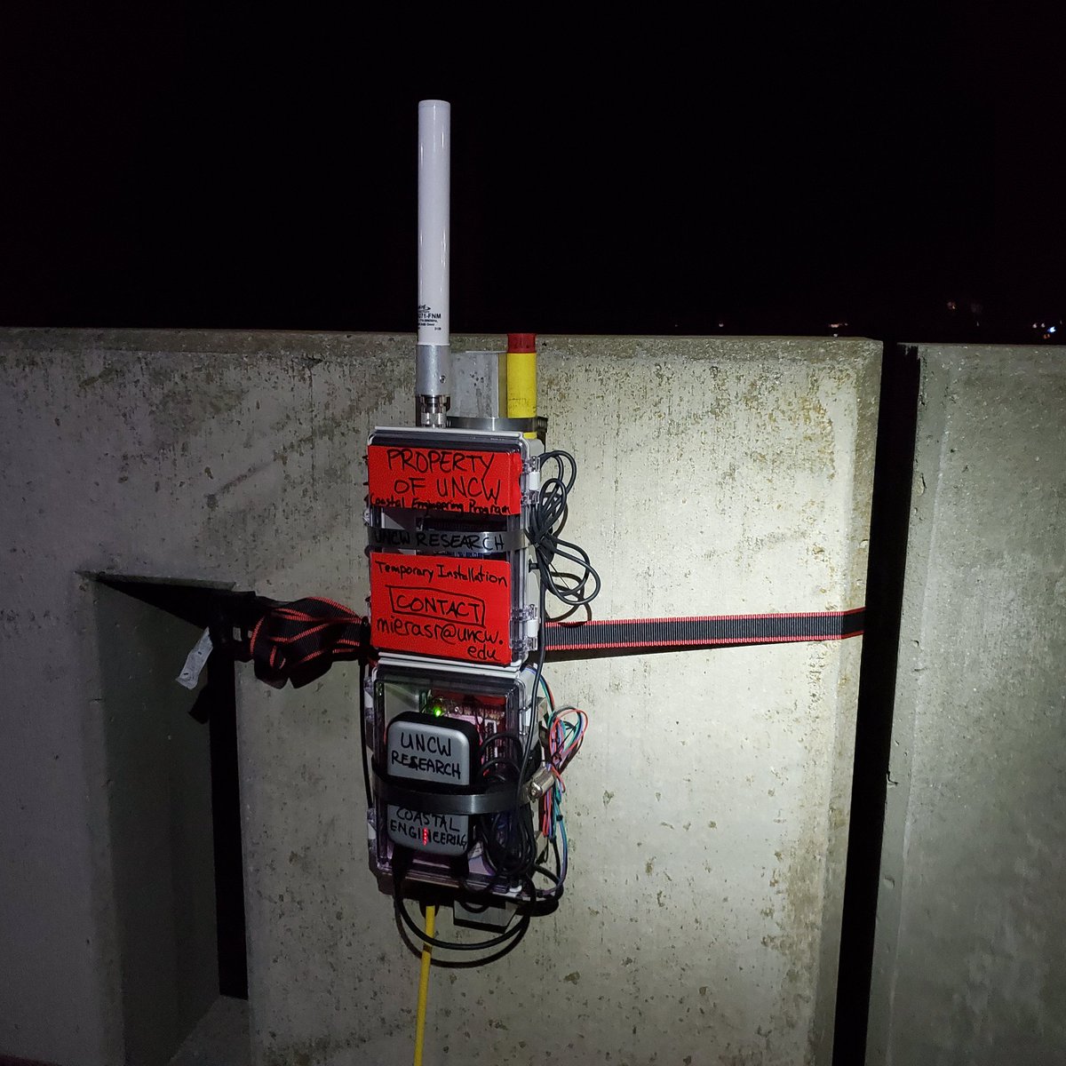CoastalProf's tweet photo. Got one step closer to a truly real-time wave sensor today. #WAVEMON
The laptop data stream photo was taken while having a well-deserved beer and a burger. ๐ป๐๐ https://t.co/nkNQ2fTW5E