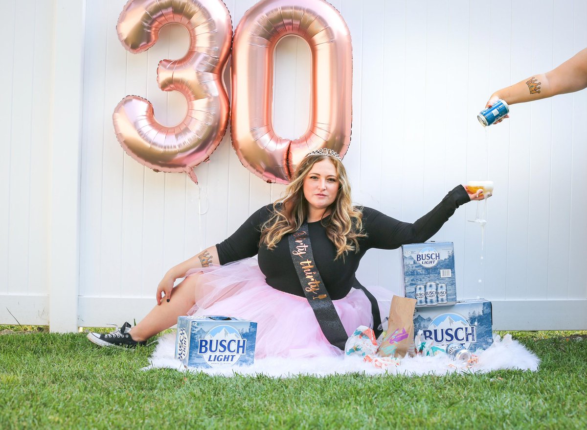 kelsey_perry17's tweet photo. Hello 30!!! 🍻🌮 @BuschBeer @tacobell https://t.co/pZN46a4OVG