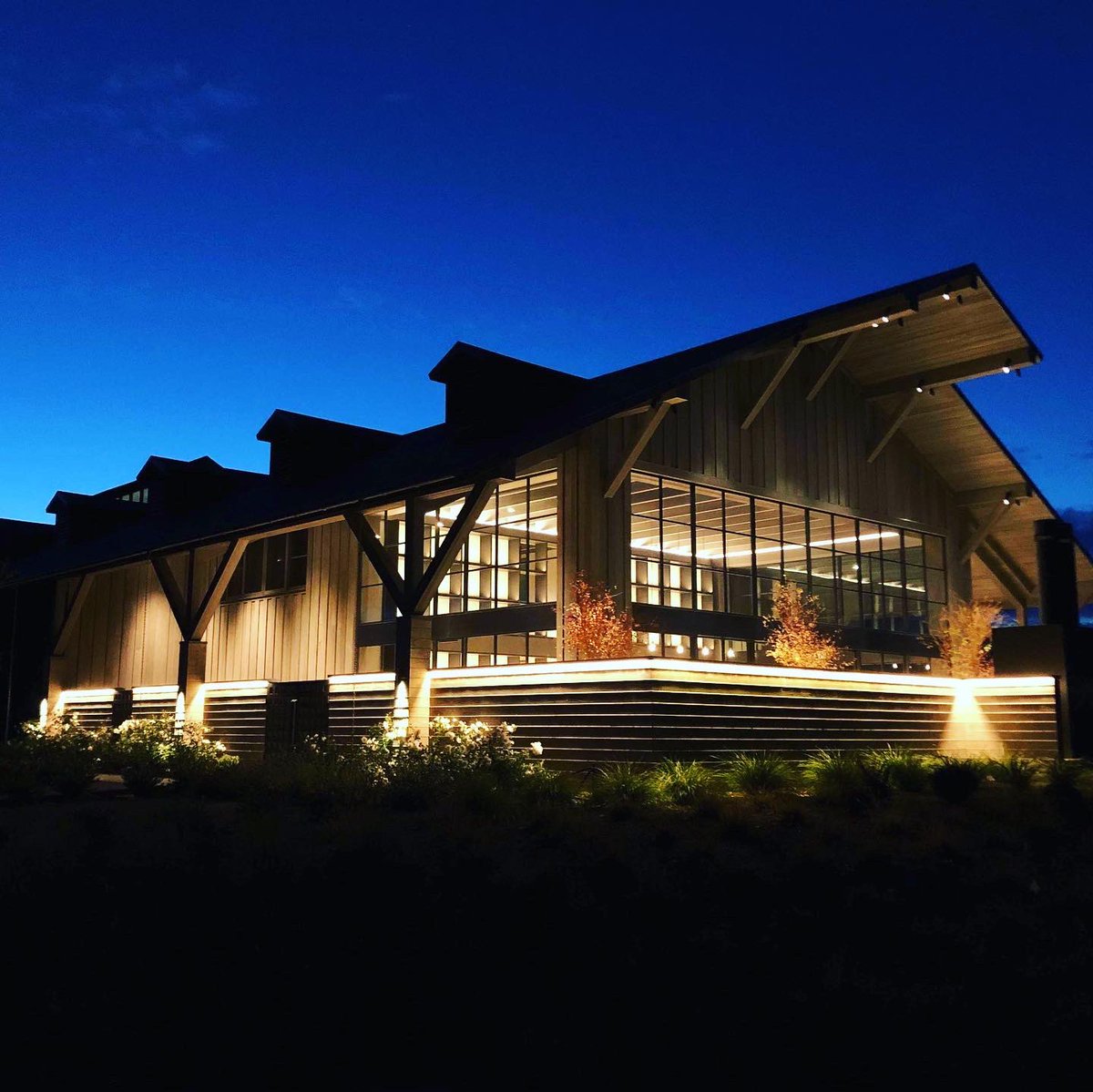 chengmatt's tweet photo. Come to visit @ONEHOPEWINE  our beautiful and meaningful winery in Napa Valley! Super proud of my dear friend and partner @JakeKloberdanz who has made onehope one of the most successful D2C wine brand in the world and brought social enterprise to the completely different level🥂 https://t.co/oFnV2WszDj