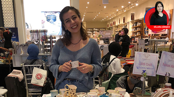 BirGun_Gazetesi's tweet photo. Hayatın renkleri tırnaklarımda

Tam kapanmada edindiği hobisini gelir kapısına dönüştüren Gizem Efe, bir yandan eğitimine devam ediyor bir yandan da seramik üretiyor. Efe, “Akademisyen olmaktan vazgeçip ellerimi çamura buladım” diyor
https://t.co/nTpDOGgZEl https://t.co/Y4dUVA9V4L