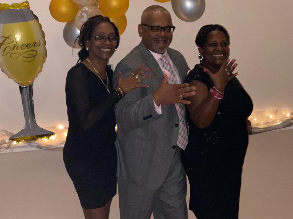 Anthony54159123's tweet photo. FAMILY  FIRST  #5FOREVER https://t.co/sDdAExSVBT