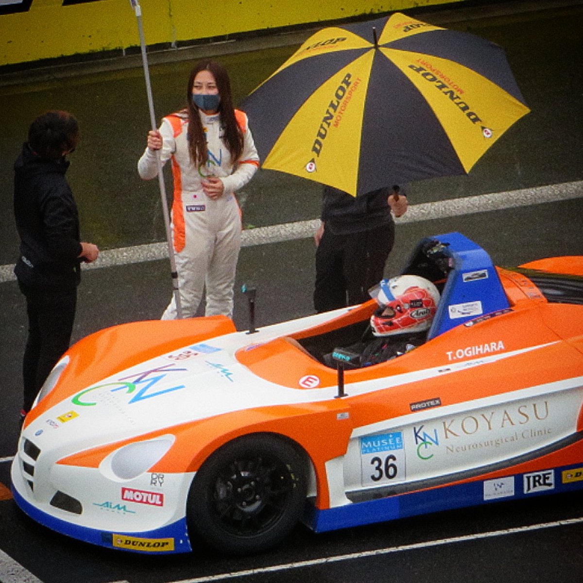 kawausoya_y36's tweet photo. ☺
#LegendsClubCup
#富士スピードウェイ🏁
#レジェンドレーサー と
#競争女子レースクイーン❤
①
#片桐昌夫 選手と
#荻原友美 RQ❤
②
#柳田春人 選手と
#辻本始温 RQ❤
③
#関谷正徳 選手と
#翁長実希 RQ❤
④
#見崎清志 選手と
#藤島知子 RQ❤
#楽しかったー🙆💯 https://t.co/5L605XZk3v