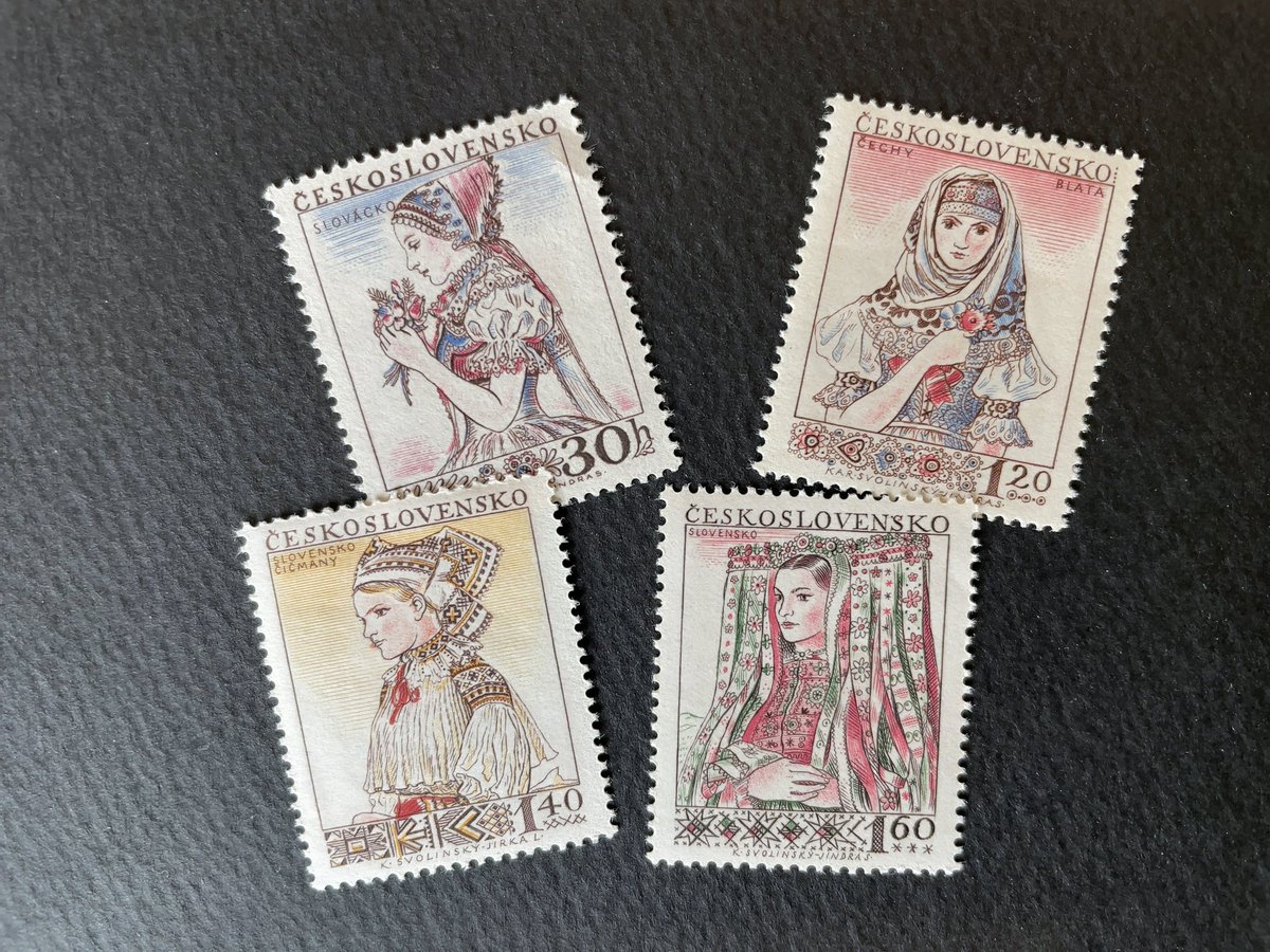 切手とアート Art Diary 今日の1枚の切手 チェコスロバキア1956年発行 民族衣装4枚 日本の少女マンガの原点のようなイラストですね カレルスヴォリンスキー の切手コレクションをご紹介しています チェコ雑貨 切手好き 民族衣装