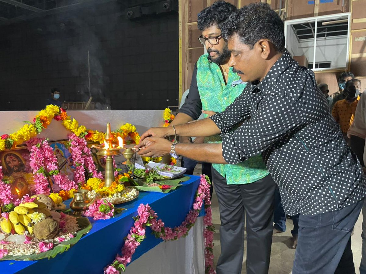 aashirvadcine's tweet photo. Here we Begins our next 🎉

@Mohanlal @antonypbvr #ShajiKailas https://t.co/hWf2xG8szL