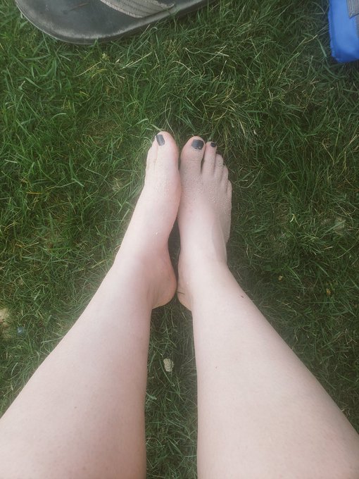 Sandy feet at the beach. Wanna clean them for me?   #FOOTFETİSH  #feetfetish #lifestyle #babygirl #sandyfeet<a href="/tag/lifestyle"class="tags"><span>#lifestyle</span></a><a href="/tag/footfetish"class="tags"><span>#footfetish</span></a><a href="/tag/babygirl"class="tags"><span>#babygirl</span></a><a href="/tag/spoilme"class="tags"><span>#spoilme</span></a><a href="/tag/feetfetish"class="tags"><span>#feetfetish</span></a>