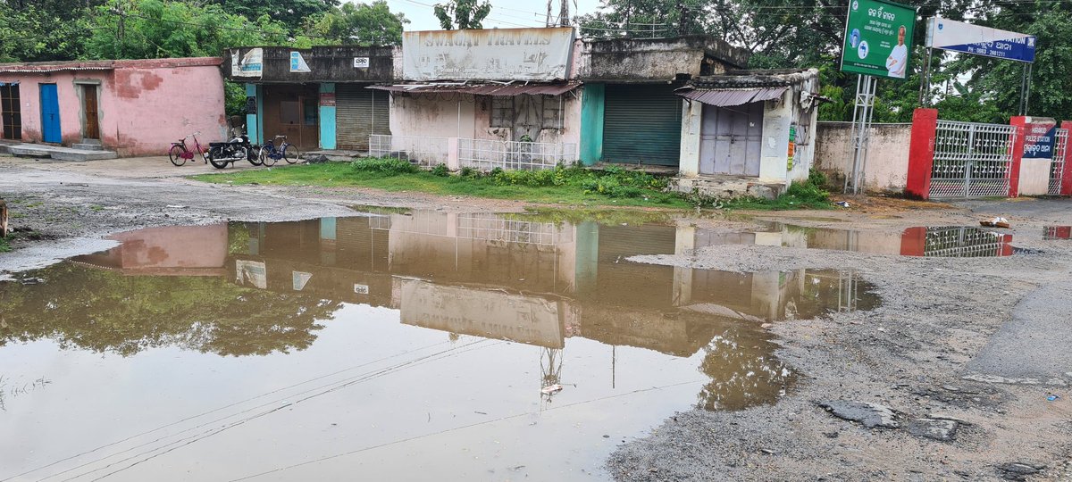 SarthakMuni's tweet photo. @SMC_Sambalpur @CMO_Odisha @PrabhasPruseth @CharubalaB @DmSambalpur @MoSarkar5T Started a new job At- SMC
Vacancies are left for every lane and every area..jobs will confirm after you sent this kind of photos to SMC 😡😡 https://t.co/Tc3ekQ5CzT