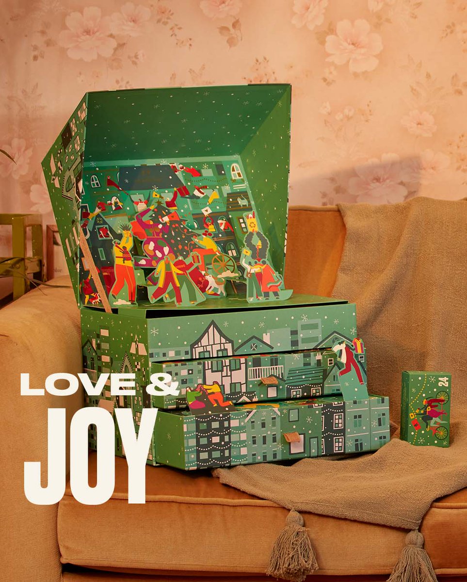 TheBodyShopAus's tweet photo. Advent calendars are never too early 👏 Especially when they’re jam-packed with this much joy. Count down to Christmas like never before, with new body-loving surprises, bestsellers and daily acts of selfless love.

Shop our Advent Calendars 👉 https://t.co/MvynAbfOhc https://t.co/42Dl08kIBx