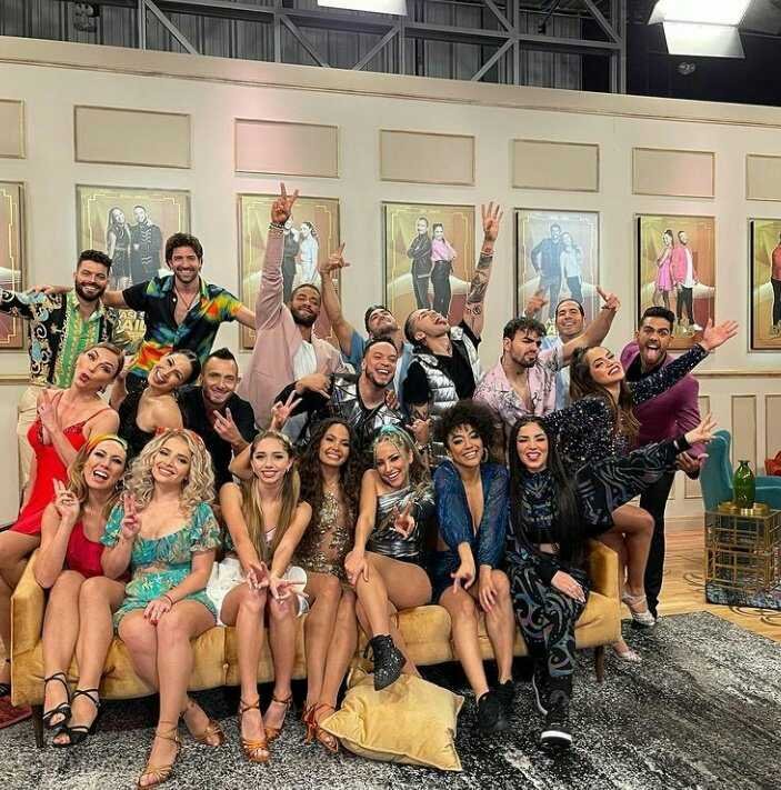 kimloaizacharts's tweet photo. El Team completo de Así se baila🔥🕺🏻💃🏻

TEAM JUKILOP https://t.co/BdTbLuw4ku