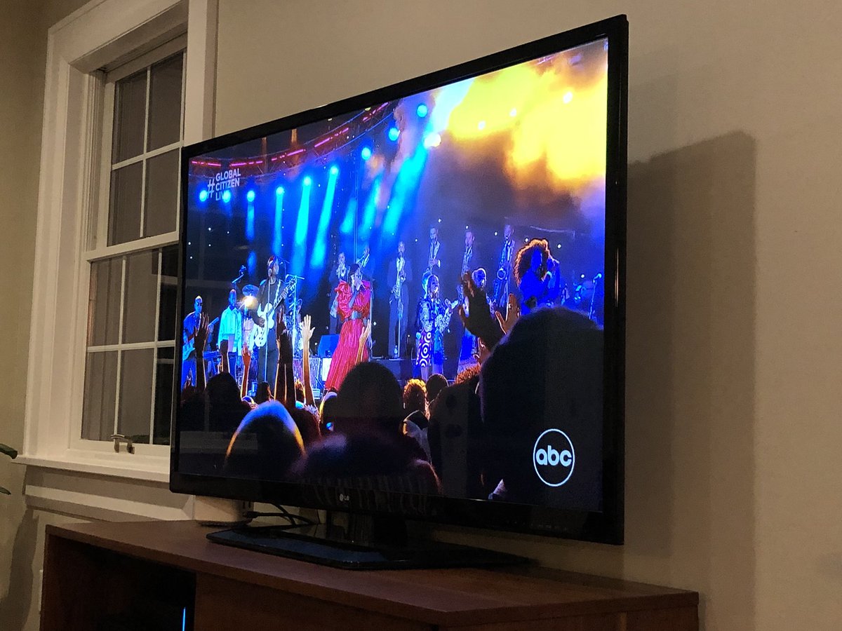 Watching #GlobalCitizenLive and thinking about all the <a href="/SalineSCE/">Saline SCE</a> students we’ve served with over the years. Look at how this movement has grown! Our voices can and do make a difference—especially when we come together! <a href="/GlblCtzn/">Global Citizen ⭕</a>