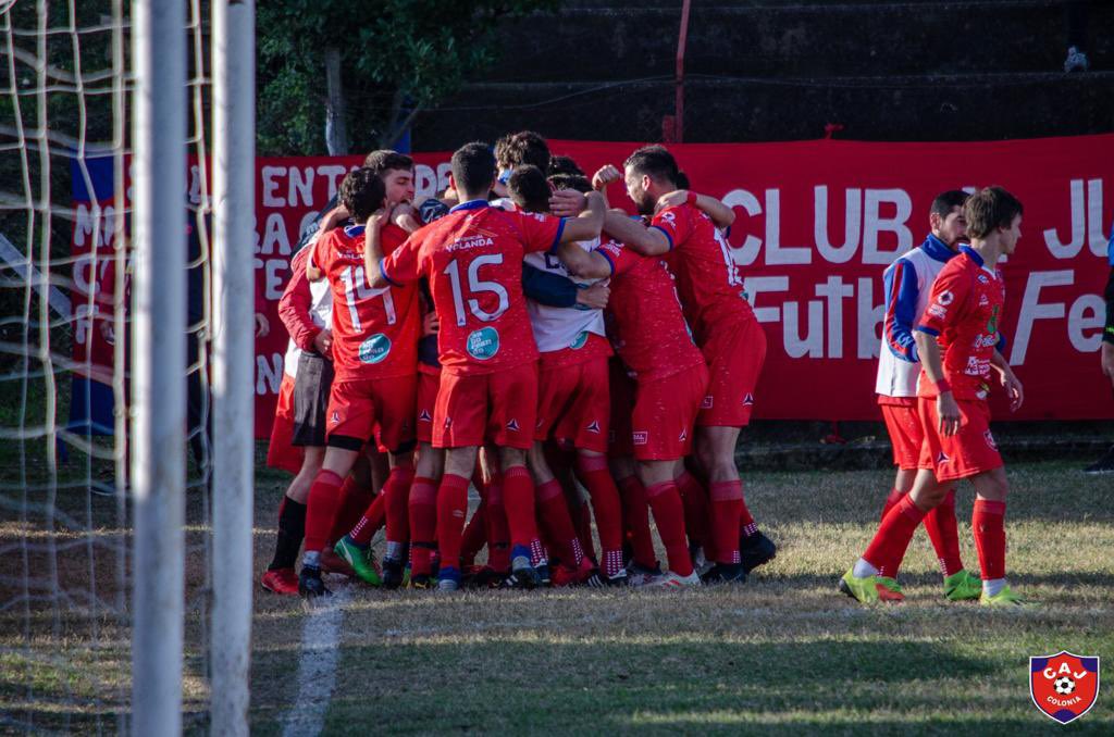 juventudcolonia's tweet photo. ¡GANÓ JUVENTUD! 🟥

Tremendo triunfo del Rojo del Pueblo Nuevo 3-1 de visita ante Central de San José y clasificación ✊🏼

Goles: Dos de Seba Noy y Lucas Pérez ⚽️

Camilo Irsanskas se atajó todo, incluso un penal 🧤

#DaleRojo 💪🏼

#JuventudSomosTodos https://t.co/HDgsUAI5fD