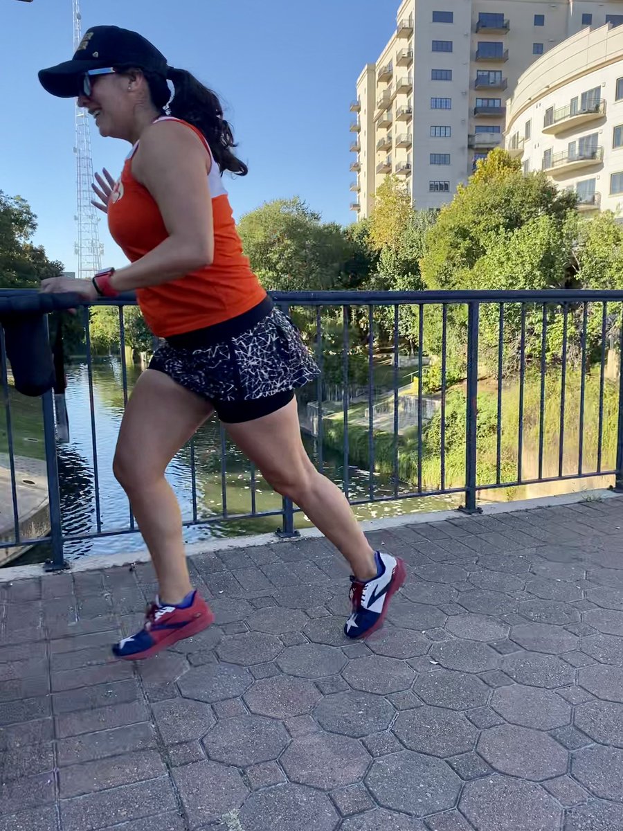 Running into #manicmonday I guess? I’m on maternity leave-all my days seem the same!🤪 #bibchat #bibravepro #sundayrunday #brooksrunning #motherrunner #texasrunning