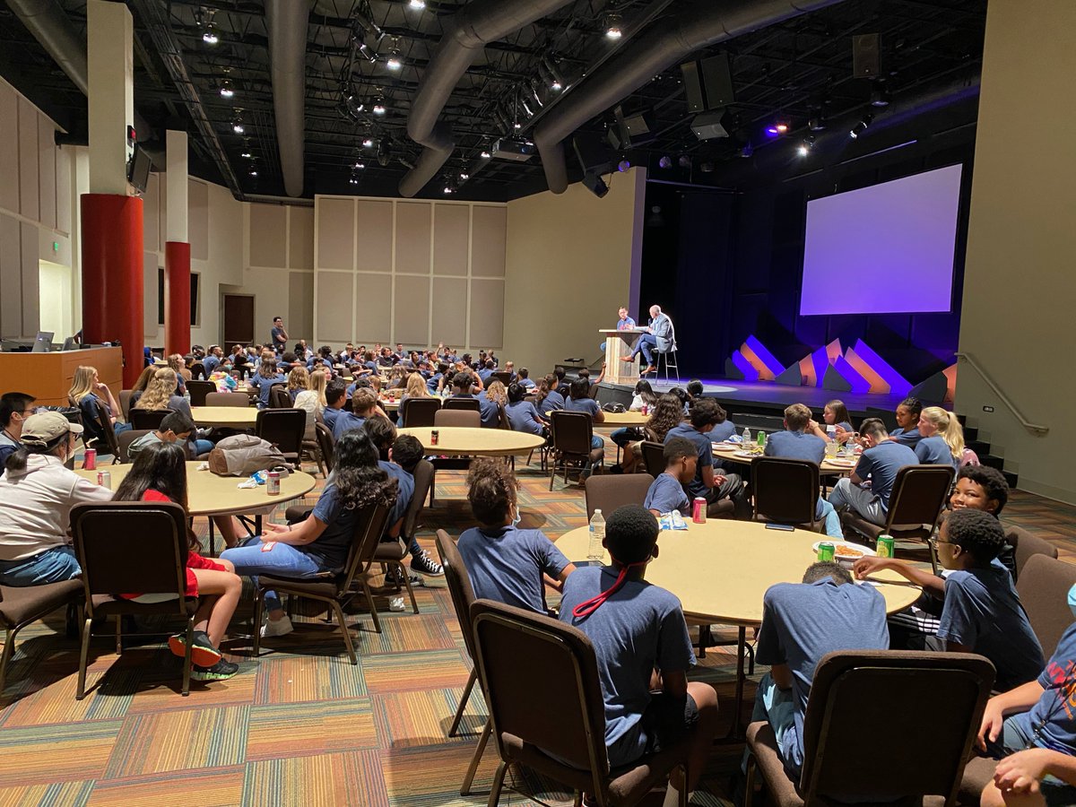 crosspointega's tweet photo. Students had a Q&A time with Pastor Merritt following the morning services today. They were able to ask spiritual questions and Pastor answered from the Bible. The WKND has been three days of discipleship, worship and teaching for grades 6-12. #cpstudents #cpdisciples https://t.co/hSq8YVGkv0