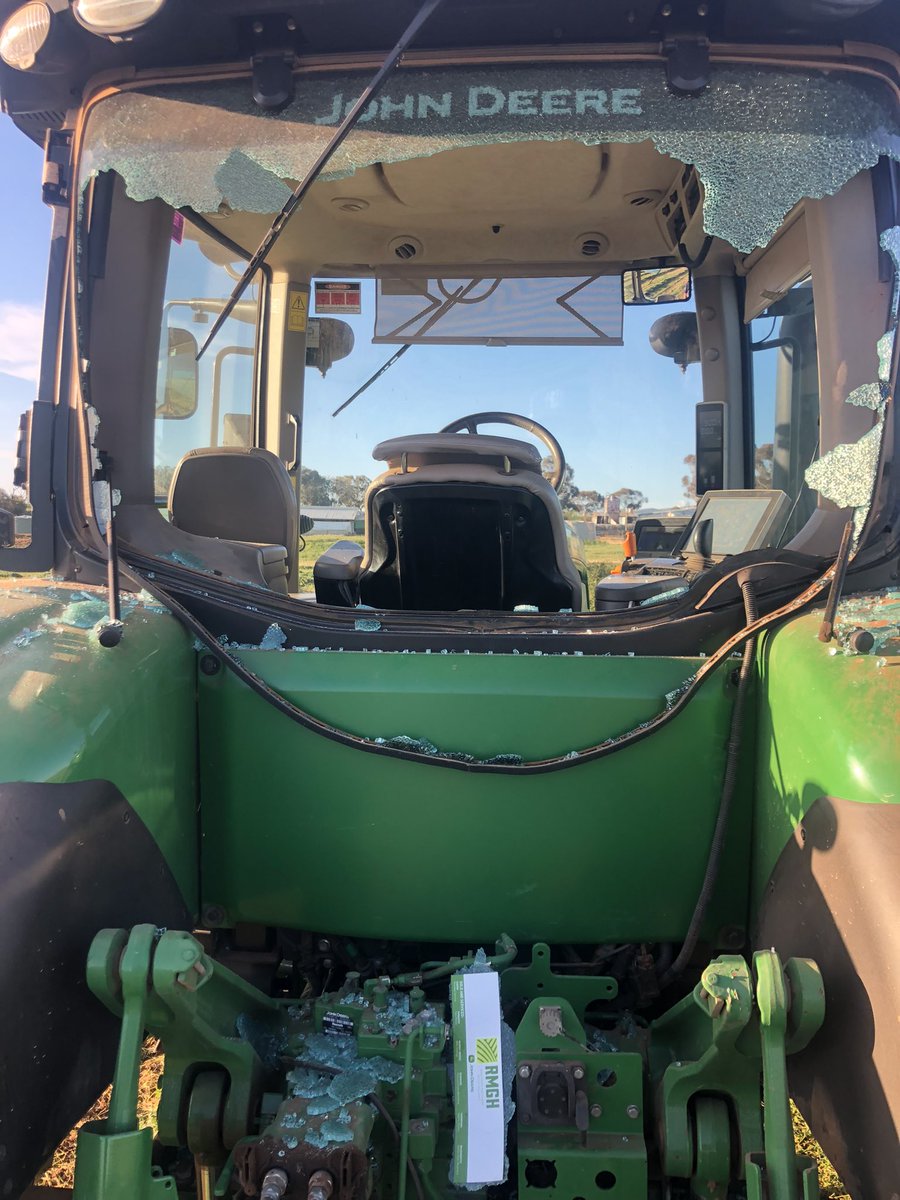 Sunday funday.quick contract job turned to shit rough paddock snapped 3pl clips mower fell off. 50m later a rocked decided to head through back window.