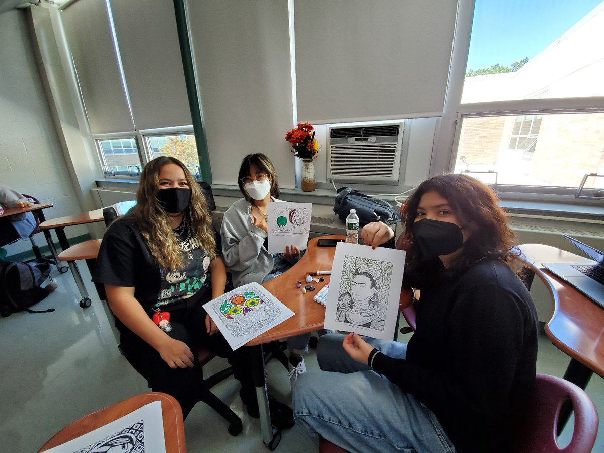 wcc_pv's tweet photo. Hey WCC! Thanks to all who came to our Hispanic/Latinx Unit meeting. It was so amazing seeing you! We hope you had a fun time drawing and learning about Hispanic artists🧑‍🎨Hope to see you soon :) https://t.co/feUbpOvITf