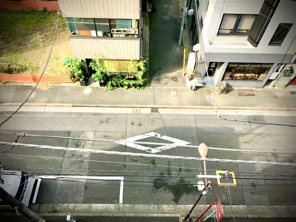 Pinmicro_Japan's tweet photo. おはようございます👩‍💻今日の東京は朝一の雨も上がり、アスファルトも乾いてきた朝です🌞
今日は #世界観光の日 だそうです。
徐々に日常に戻りつつも、やはり自由に世界を飛び回れる日が早く戻ることを願ってます🤲
#今日はなんの日 
#企業公式が地元の天気を言い合う 
#企業公式相互フォロー https://t.co/5MAekqhcUM