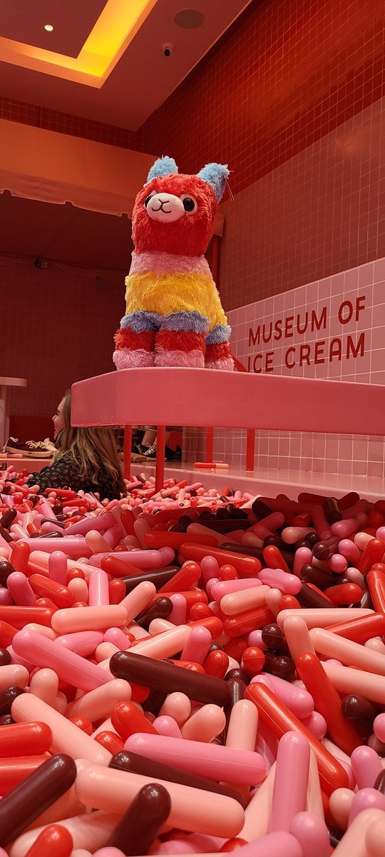 ScarlettLuvsRon's tweet photo. Love as sweet as #IceCream on #SundayFunday π¦ π
#MuseumOfIceCream #AustinTX #Domain #MyMonkeyMan https://t.co/qDYPu9udEL