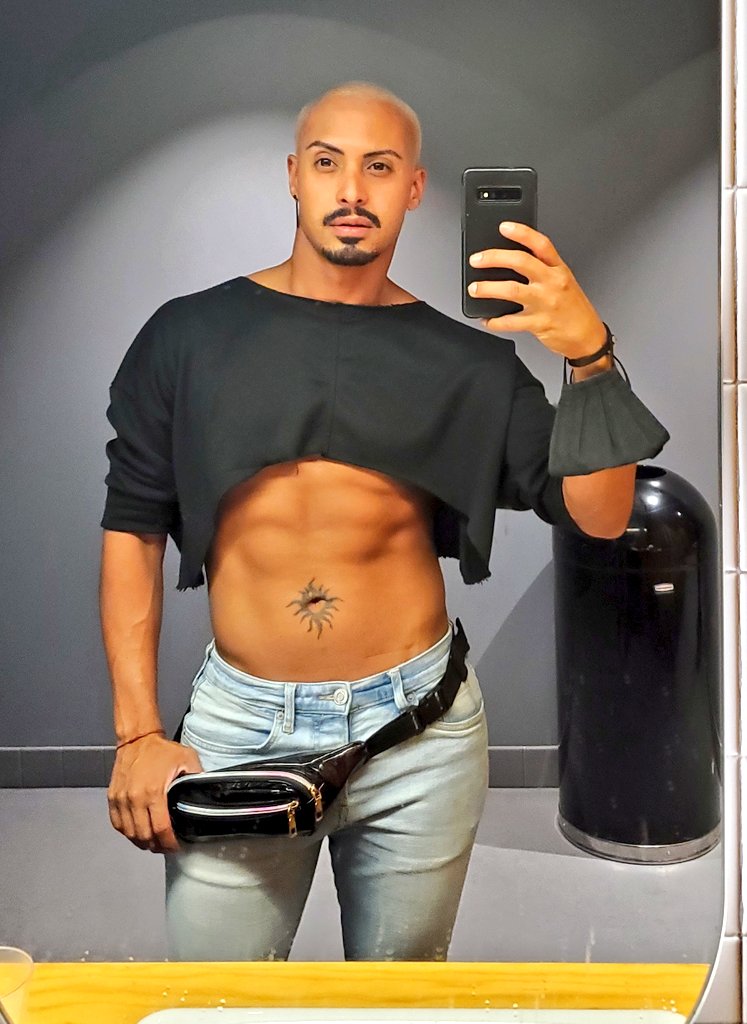 NayshaLopez's tweet photo. Sunday funday !!! 😛 #gayboy #workinprogress #tradeoftheseason #allstars #rpdralumni #puertoricanboy 🇵🇷 #futureMRContinental https://t.co/ftzEhLUfMf