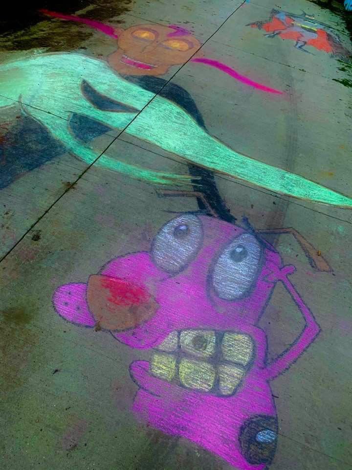 Th0rn333's tweet photo. Driveway chalk art boredom #art #chalk #drivewaychalk #drivewayart #scooby #scoobydoo #shaggy #batman #CourageTheCowardlyDog #batmanart #scoobydooart #vibes #bored #boredinthehouse #boredom #bored.com https://t.co/qIiJzJQa9H