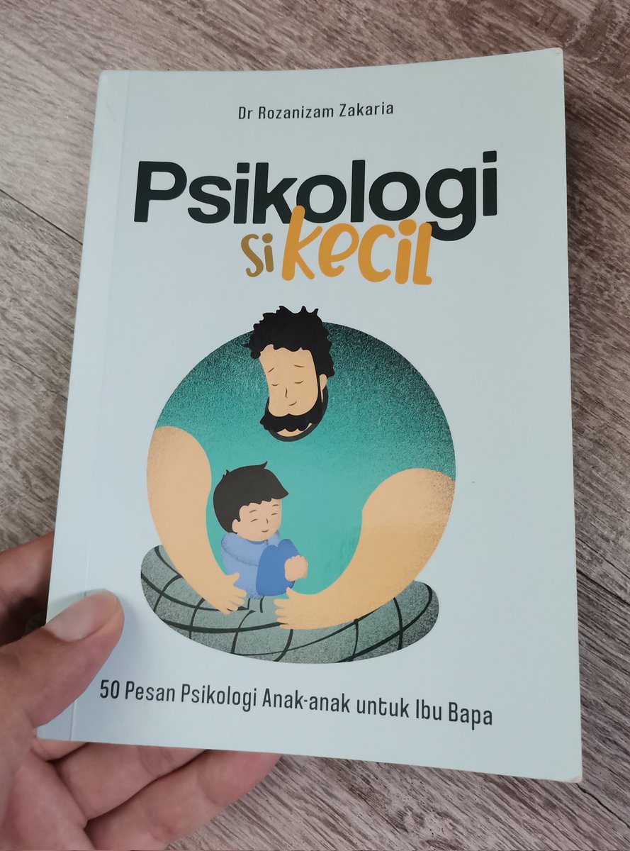 whatfarissays's tweet photo. Drpd asyik main fon, sekali skla bagus juga kalau baca buku. 

Ada 2 buku ttg psikologi yg aku nak bgtau. Satu, Psikologi Si Kecil oleh @DrRozanizam, &amp; satu lg Kekok oleh @akif_basri. Dua² best, dua² boleh buat kita mindblown. 😊

https://t.co/4PjBKyQW03

https://t.co/7FfoOnLQjS https://t.co/eKp5EWo8Mb