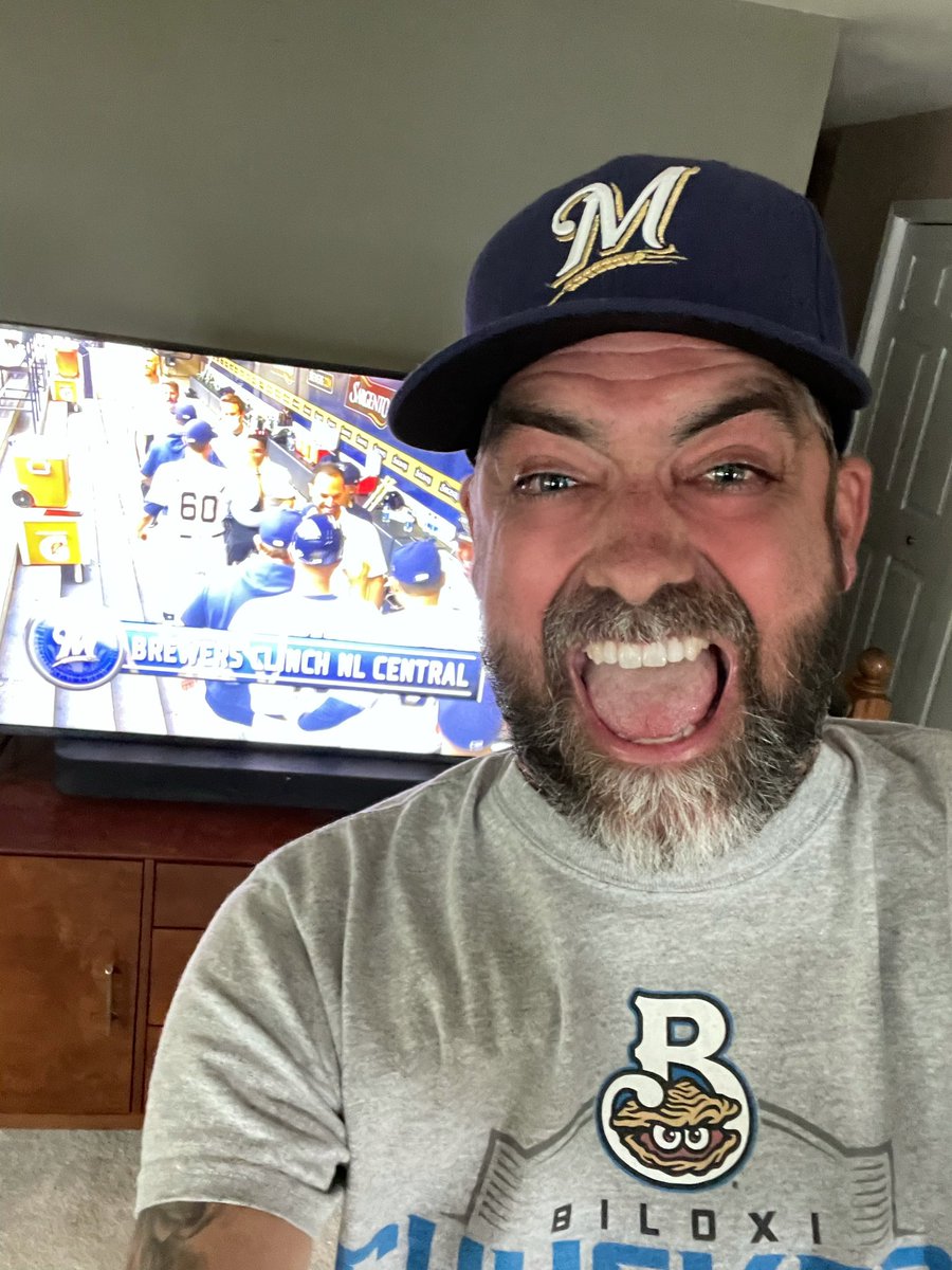roohere's tweet photo. NATIONAL LEAGUE CENTRAL DIVISION CHAMPIONS!!!! #ThisIsMyCrew #WorldSeriesBound
#Brewers @Brewers @BiloxiShuckers https://t.co/ebu3erCkQq