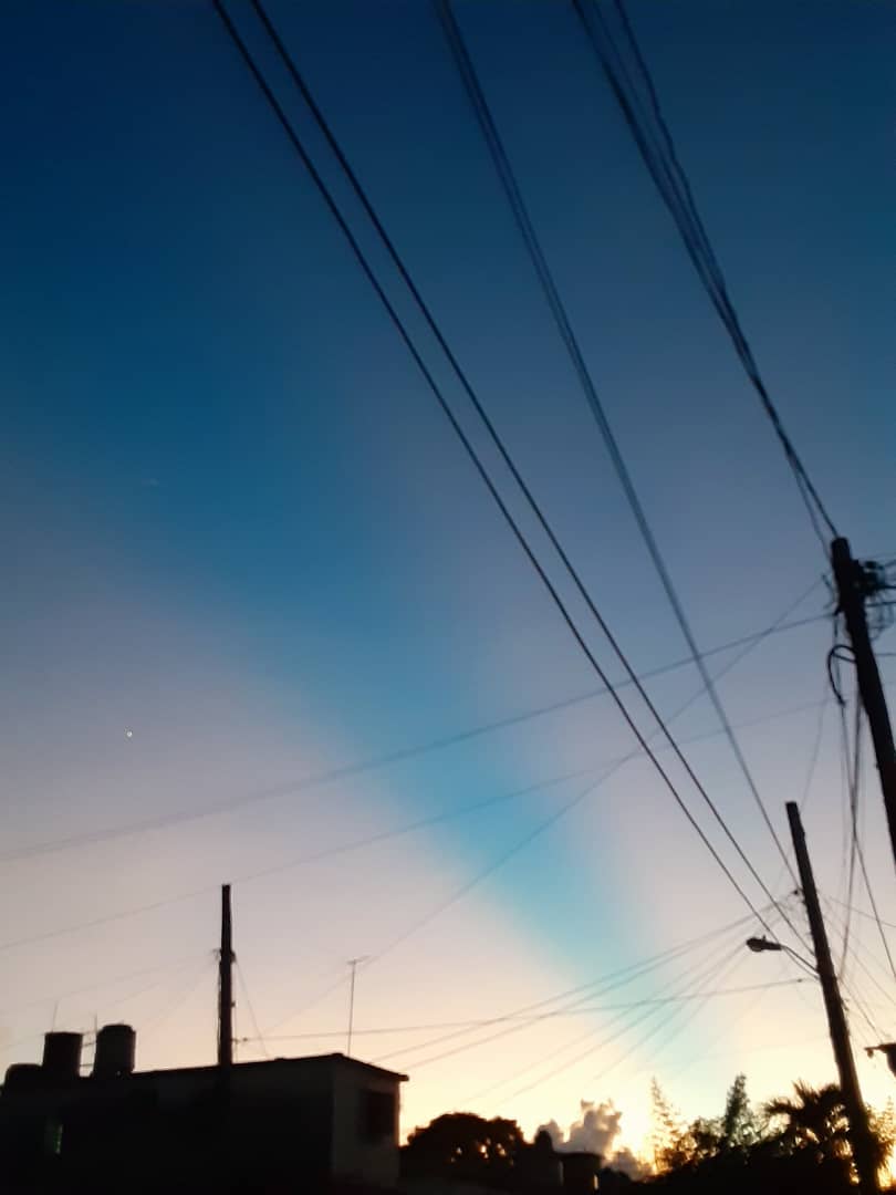 Sheila13216439's tweet photo. Éste es otro de los aspectos relajantes de la naturaleza: su inmensa belleza está presente allí para todos. Nadie puede pensar en llevarse a casa un amanecer o un atardecer. #picturebyme #photography https://t.co/pVvAqo0n4d