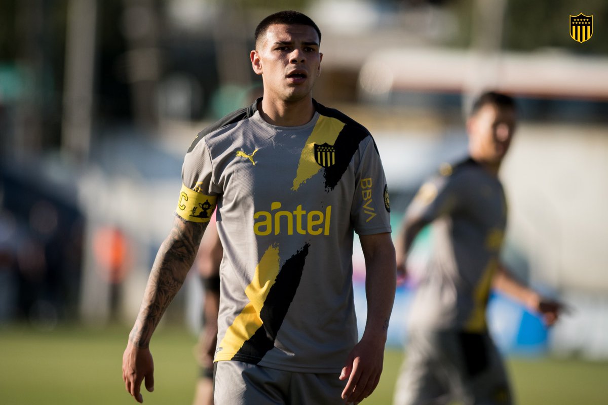 OficialCAP's tweet photo. 𝑨𝑨𝑾 ✔️
#GarraYOrigen #Peñarol https://t.co/Lh6seUnosU