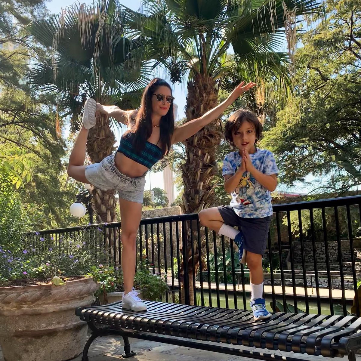 JFit360's tweet photo. Sunday funday yoga vibes 💙 🌴 https://t.co/MjrULH1gxv