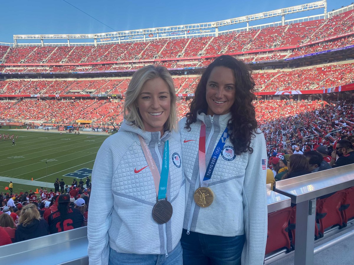 NBCOlympics's tweet photo. Olympians 🤝 Football

To celebrate the 𝘖𝘯𝘤𝘦 𝘪𝘯 𝘢 𝘓𝘪𝘧𝘦𝘵𝘪𝘮𝘦 event of the Winter Olympics and the Super Bowl on NBC in 2022, Olympic medalists @britasig and @maggiesteffens are here at tonight's @packers and @49ers SNF game! 🏈 https://t.co/2t0ZRyJcDm