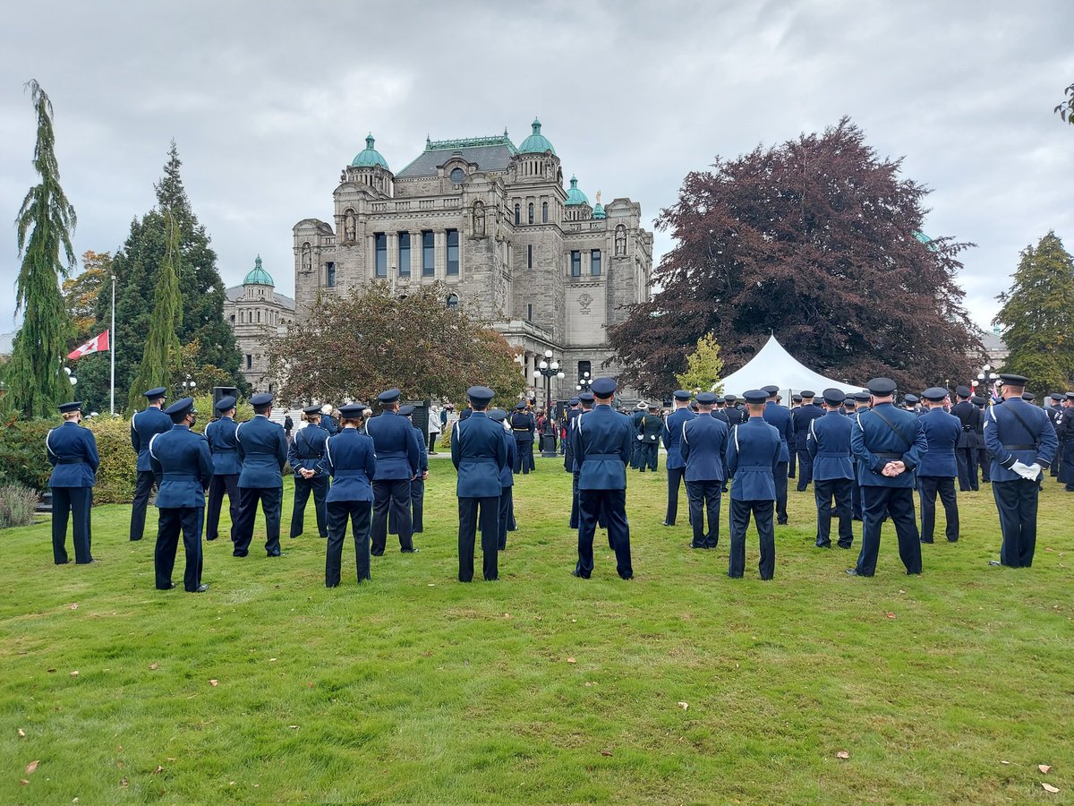 IanParksAPD's tweet photo. @AbbyPoliceDept members in Victoria this weekend for the annual @BCLEMemorial #remember  #HeroesInLife https://t.co/5OFx2rKoUR